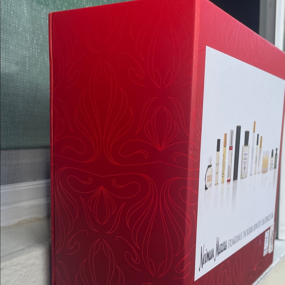 Neiman Marcus Empty Box - Picture 6 of 6